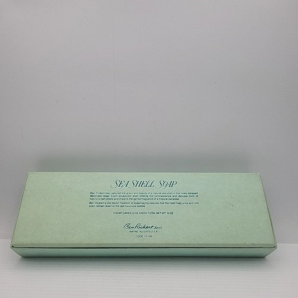 Vintage Box of SEASHELL 3 SOAPS By Ben Rickert